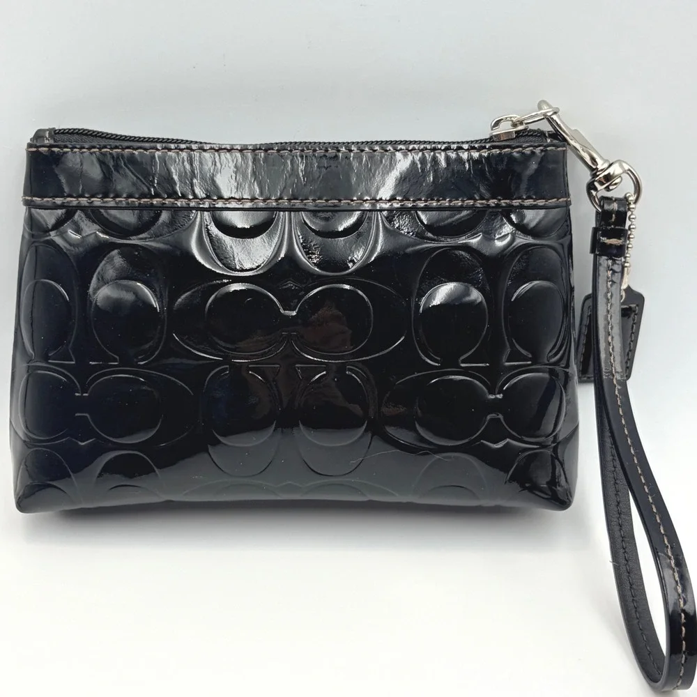 Coach‎ Wristlet Black Patent Leather Signature C Embossed Monogram